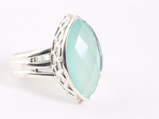 Zware bewerkte zilveren ring met aqua chalcedoon afbeelding 1