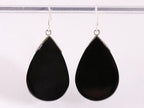 Grote druppelvormige zilveren oorbellen met onyx afbeelding 3