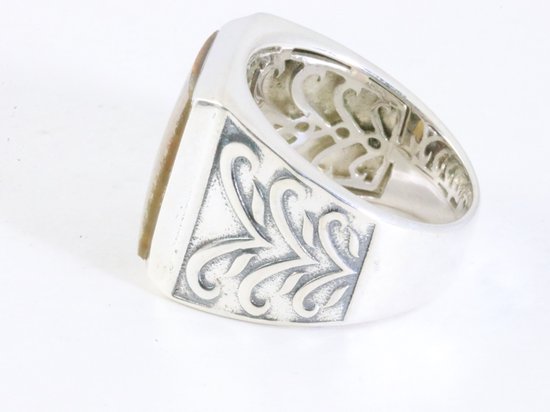 Zware bewerkte zilveren ring met tijgeroog afbeelding 2