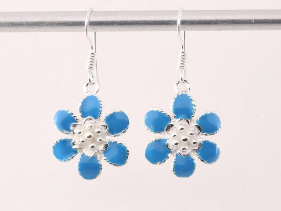Bloemvormige zilveren oorbellen met blauwe emaille afbeelding 4