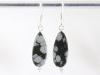 Druppelvormige zilveren oorbellen met sneeuwvlok obsidiaan afbeelding 3