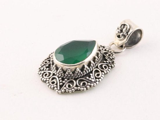 Bewerkte zilveren hanger met groene onyx afbeelding 2