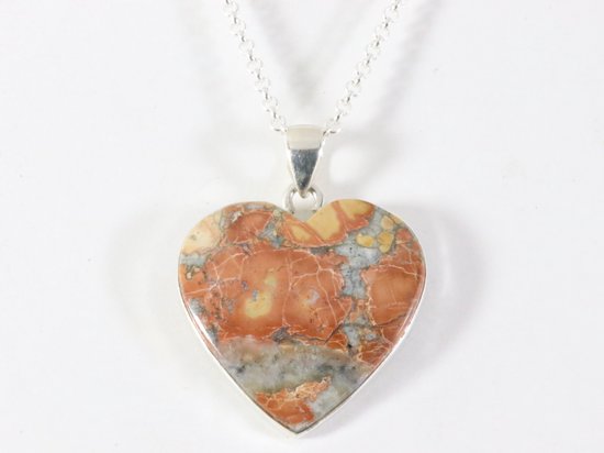 Hartvormige zilveren hanger met rode koperturkoois aan ketting afbeelding 4