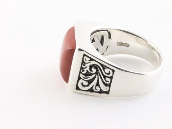 Zware bewerkte zilveren herenring met rode jaspis afbeelding 3