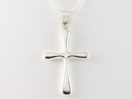 Lange hoogglans zilveren kruishanger aan ketting afbeelding 3