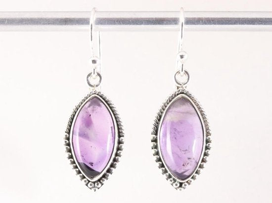 Bewerkte zilveren oorbellen met amethist afbeelding 4