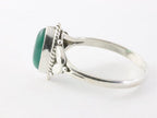 Fijne bewerkte zilveren ring met groene onyx afbeelding 2