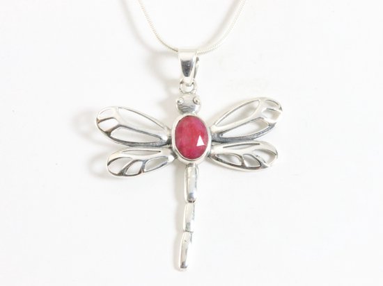 Opengewerkte zilveren libelle hanger met robijn aan ketting afbeelding 4