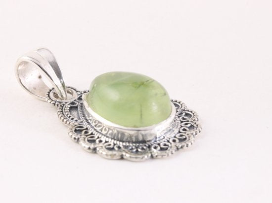 Bewerkte zilveren hanger met prehniet afbeelding 2