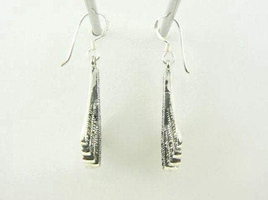 Bewerkte zilveren oorbellen met marcasiet afbeelding 2