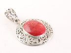 Ronde opengewerkte zilveren hanger met rode koraal steen afbeelding 2