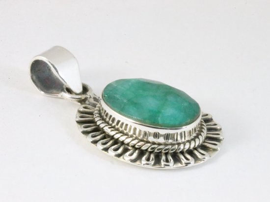 Fijne bewerkte ovale zilveren hanger met smaragd afbeelding 2
