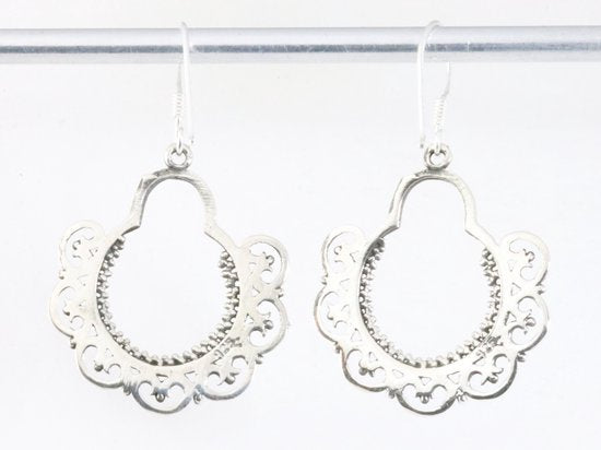 Traditionele bewerkte zilveren oorbellen afbeelding 3