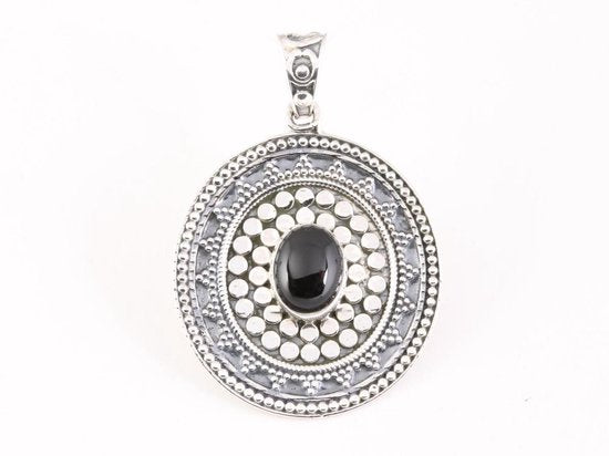 Bewerkte zilveren hanger met onyx afbeelding 1