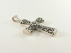 Opengewerkte zilveren kruishanger afbeelding 2