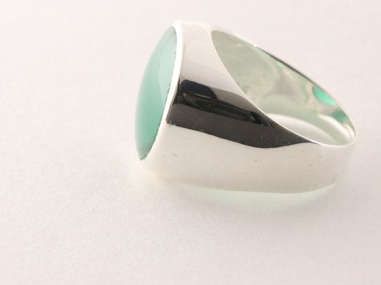 Ronde hoogglans zilveren ring met groene agaat afbeelding 2