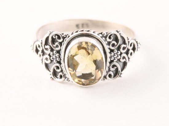 Bewerkte zilveren ring met citrien afbeelding 4