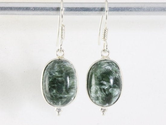 Zilveren oorbellen met groene serafiniet afbeelding 3
