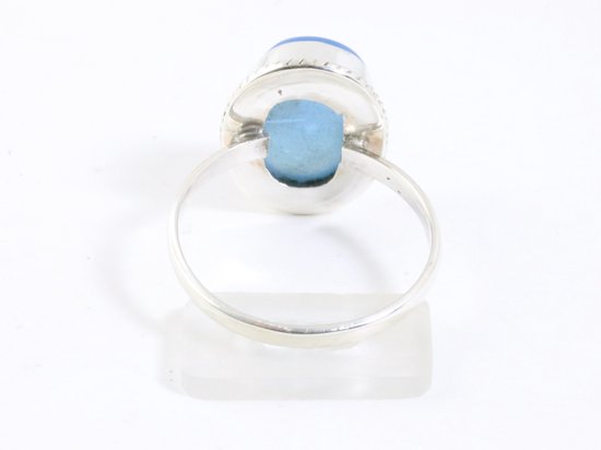 Bewerkte ovale zilveren ring met blauwe chalcedoon afbeelding 3