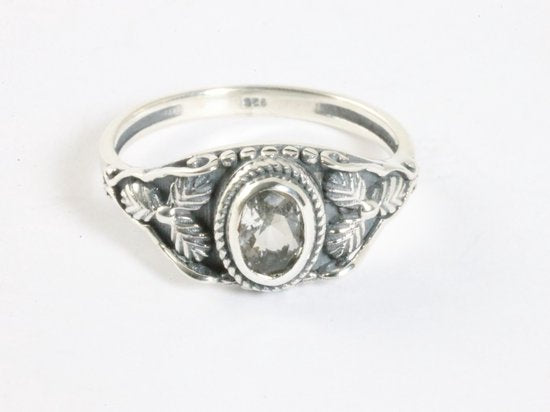 Fijne bewerkte zilveren ring met bergkristal afbeelding 4