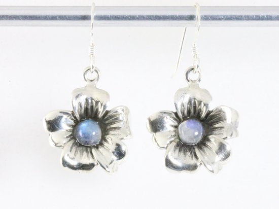 Bloemvormige zilveren oorbellen met regenboog maansteen afbeelding 3