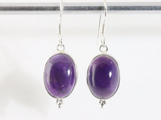 Fijne zilveren oorbellen met amethist afbeelding 4