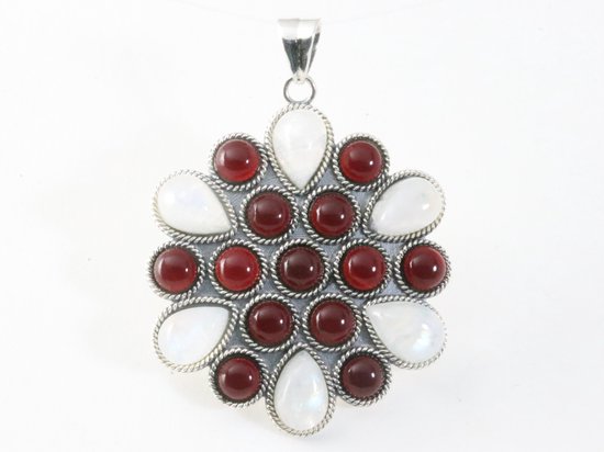 Traditionele bewerkte zilveren hanger met regenboog maansteen en granaat afbeelding 4