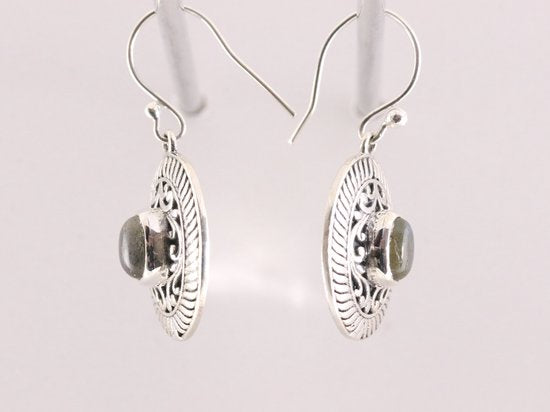 Bewerkte ovale zilveren oorbellen met labradoriet afbeelding 2