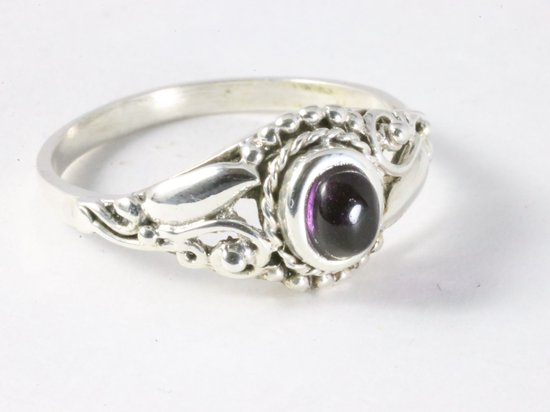 Fijne bewerkte zilveren ring met amethist afbeelding 1