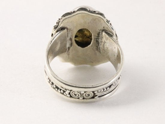 Traditionele bewerkte zware zilveren ring met labradoriet afbeelding 3