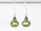 Fijne bewerkte zilveren oorbellen met peridoot afbeelding 4