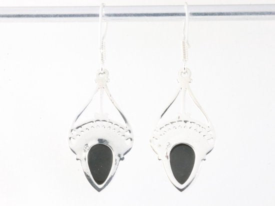 Opengewerkte zilveren oorbellen met onyx afbeelding 3