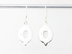 Fijne bewerkte zilveren oorbellen met bergkristal afbeelding 3