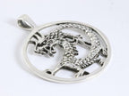 Grote zilveren draak hanger aan ketting afbeelding 2