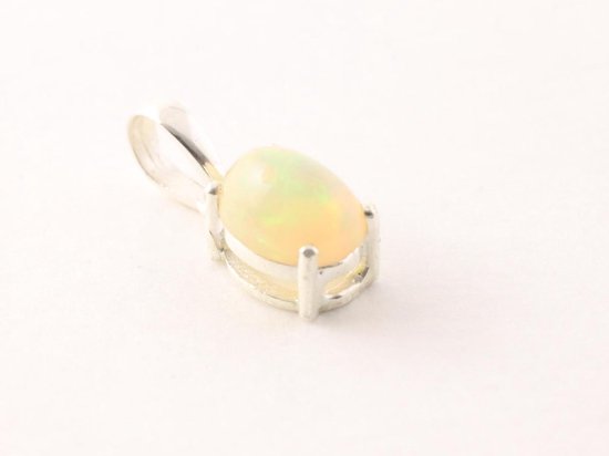 Fijne zilveren hanger met Ethiopische opaal aan ketting afbeelding 2