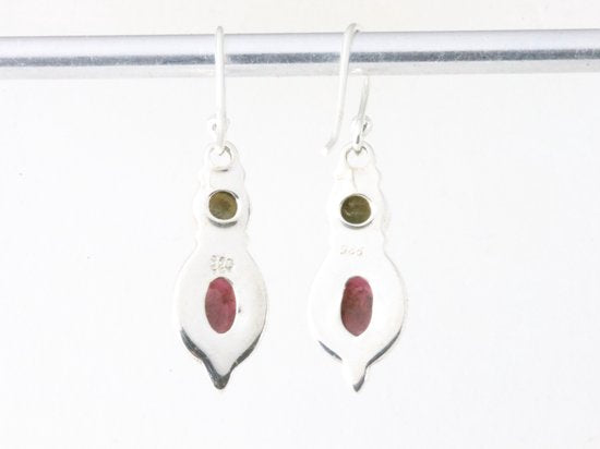 Fijne zilveren oorbellen met granaat en parel afbeelding 2