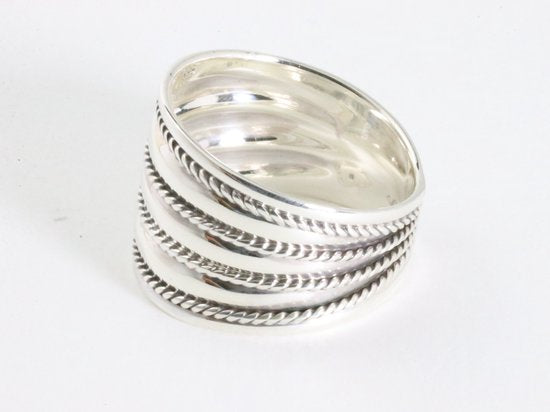 Brede zilveren ring met kabelpatronen afbeelding 2