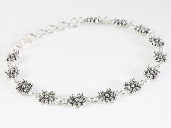 Fijne zilveren armband met bloemen afbeelding 2
