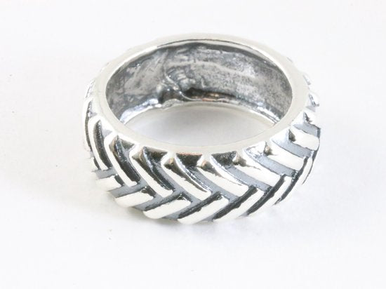 Zware zilveren ring met gegraveerd kabelpatroon afbeelding 2