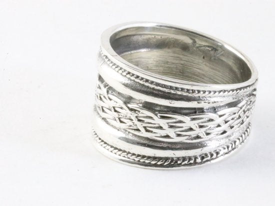 Brede zilveren ring met kabelpatronen afbeelding 2