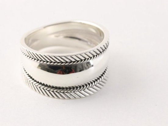 Brede hoogglans zilveren ring met kabelpatronen afbeelding 1