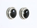 Fijne ovale zilveren oorstekers met onyx afbeelding 1