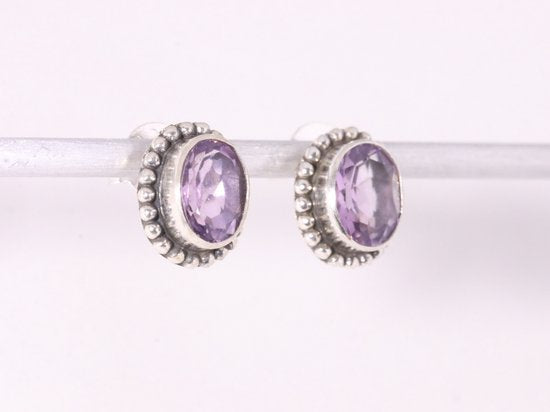 Bewerkte zilveren oorstekers met amethist afbeelding 2