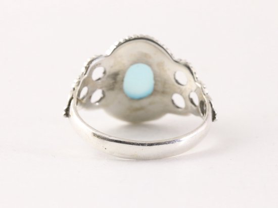 Bewerkte zilveren ring met blauwe chalcedoon afbeelding 3