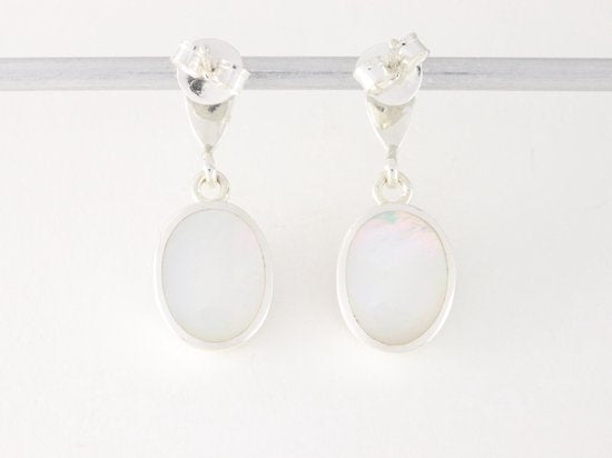 Hoogglans zilveren oorstekers met onyx afbeelding 3