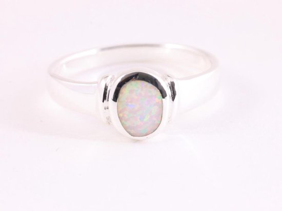 Fijne hoogglans zilveren ring met welo opaal afbeelding 4