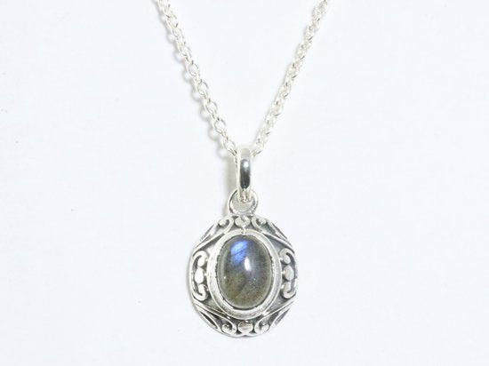 Fijne bewerkte zilveren hanger met labradoriet aan ketting afbeelding 4