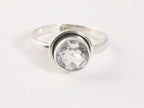 Fijne ronde zilveren ring met bergkristal afbeelding 4