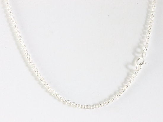 Trosvormige zilveren hanger met fijne parels aan jasseron ketting afbeelding 3