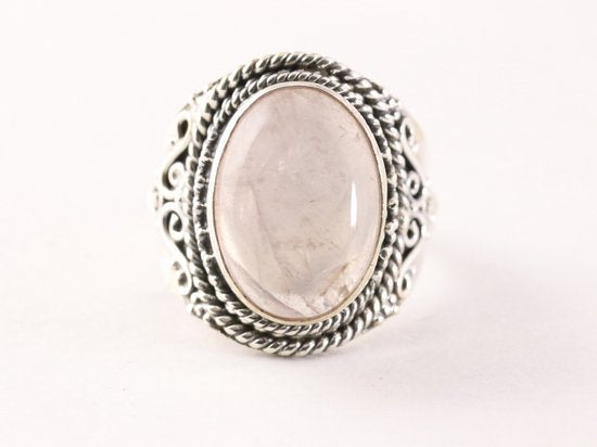 Bewerkte zilveren ring met rozenkwarts afbeelding 4